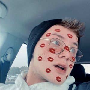 Meet your Posher, Devin